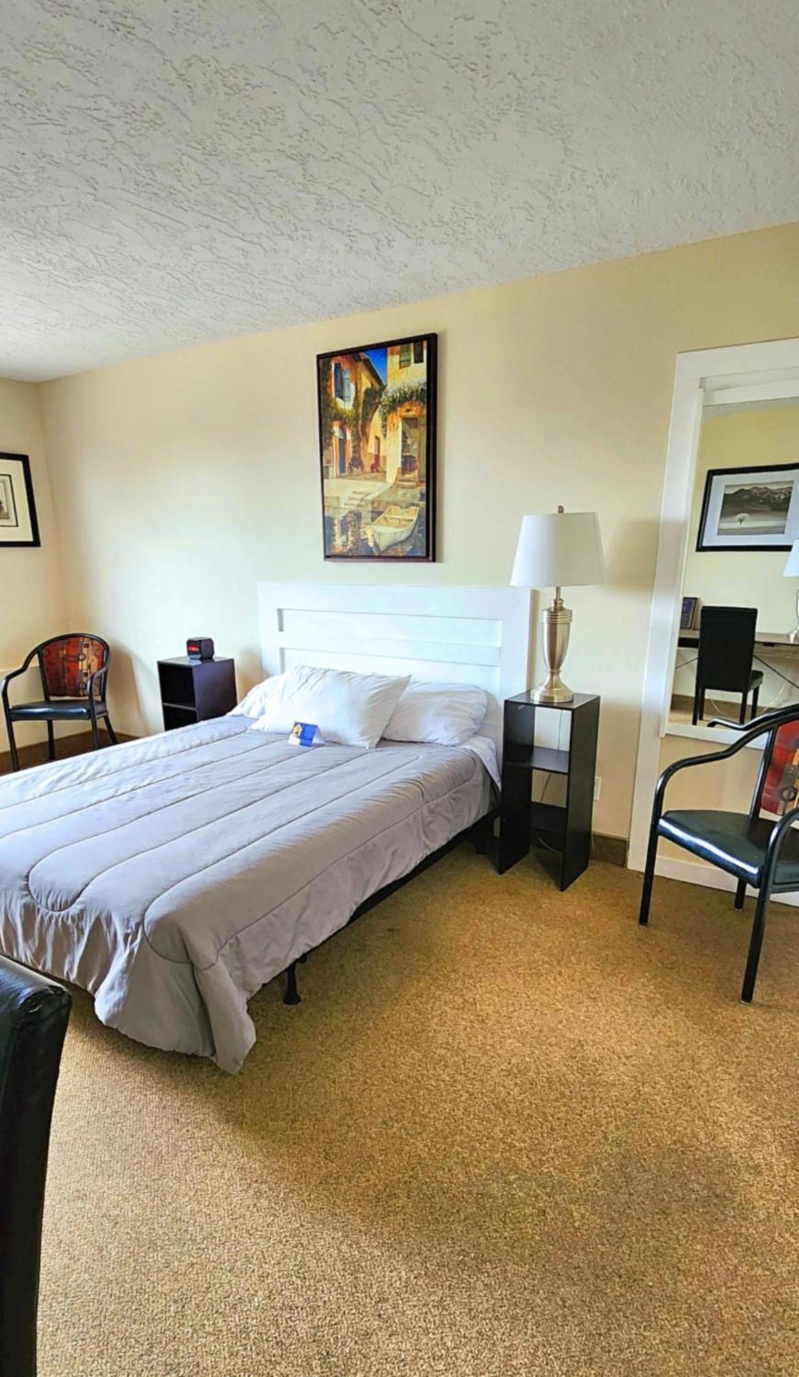 The Medicine Hat Villa מראה חיצוני תמונה