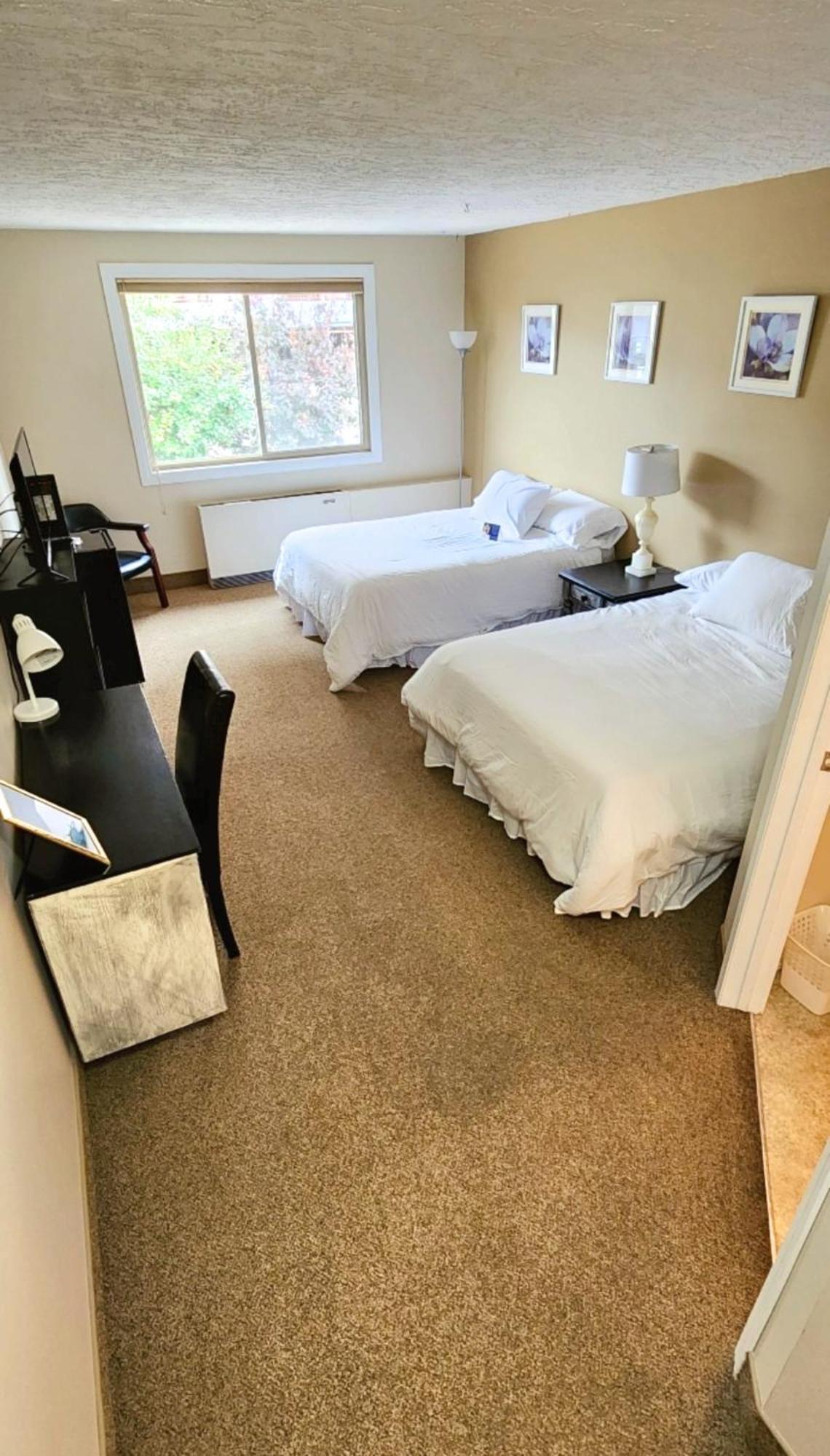 The Medicine Hat Villa מראה חיצוני תמונה